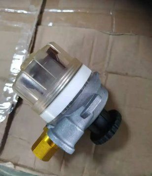 Насос подкачки ручной б/у MAN TGX EURO 6 (51121500001) оригинал, 80х80х110 мм 1768295832 фото