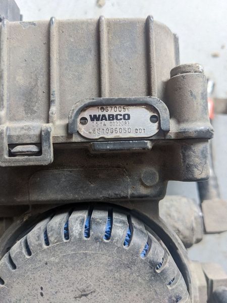Кран модулятор EBS передня вісь б/в DAF XF 106 (1867005, 1818831, 4801066050) оригінал 1867005 фото